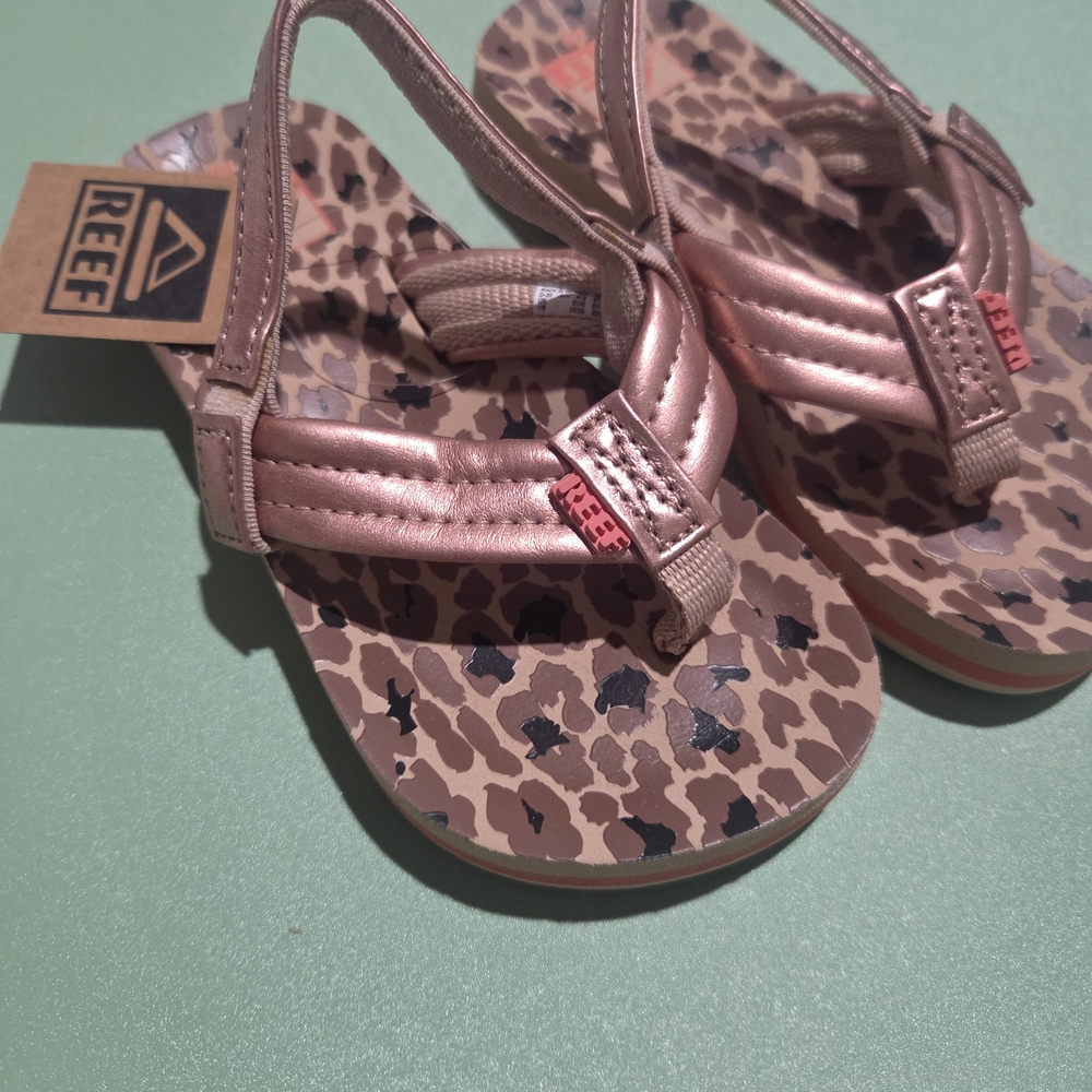 Reef Kids Rose Gold Leopard-Print Flip Flops